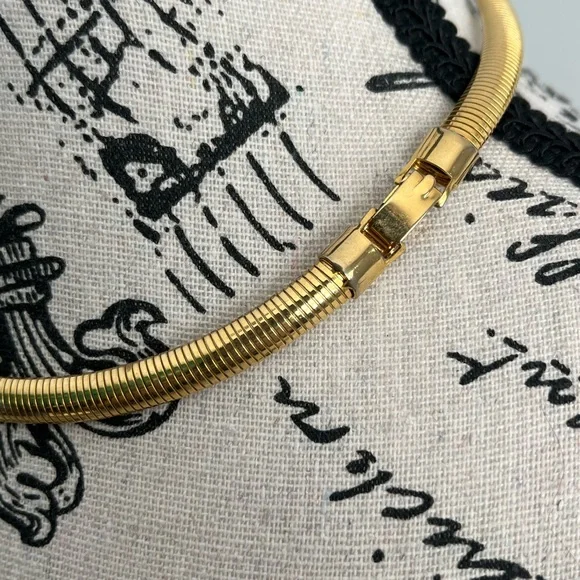 Vintage 80s Gold Tone Black Enamel snake Collar Necklace Statement Choker - Picture 3 of 3